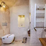 Arkelas Cave House *
