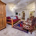 Arkelas Cave House 酒店