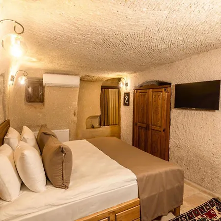 Arkelas Cave House *