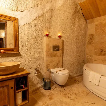 Arkelas Cave House