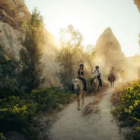 Arkelas Cave House *